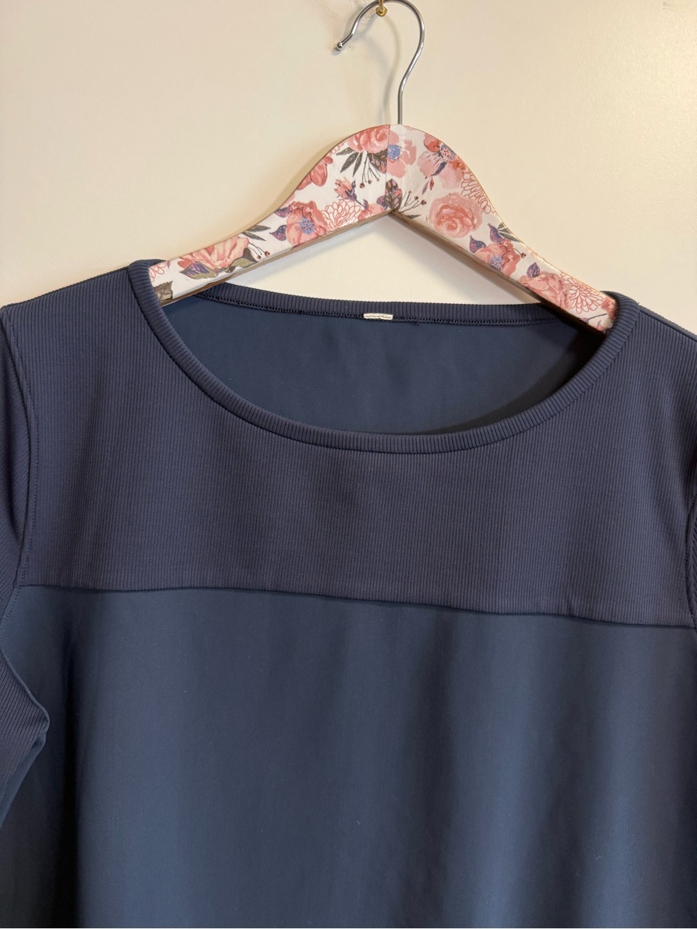 LULULEMON Out Of This World Long Sleeve Top Navy Blue Inkwell Size 10 - Picture 3 of 7